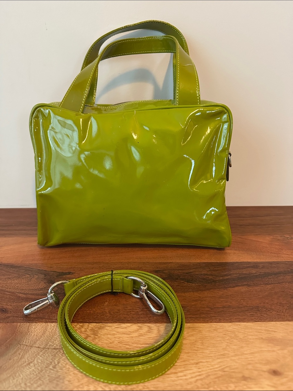 GUCCI Olive Green Patent Leather Handbag - Authentic - EUC - Picture 4 of 14
